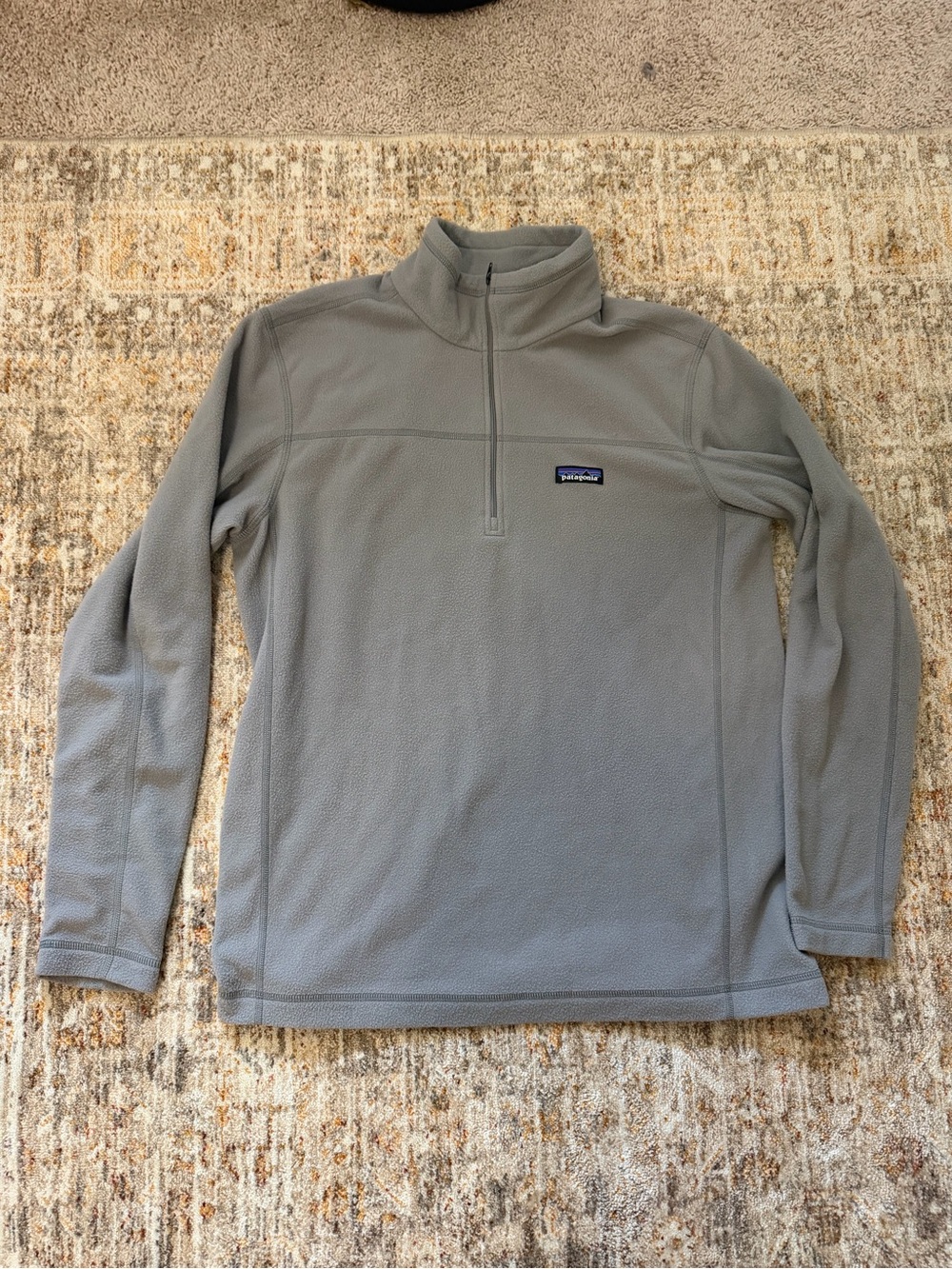 Patagonia Men’s Light Gray Quarter-Zip Fleece Jacket